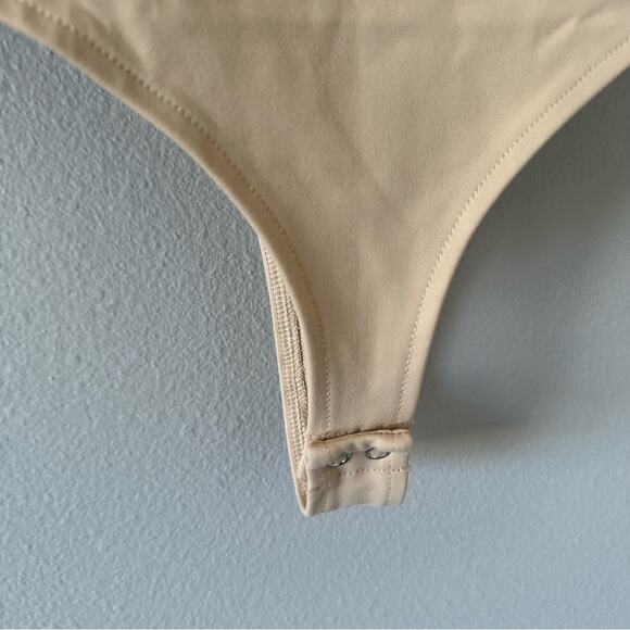 Reoria Tan Square Neck Bodysuit NEW - Picture 3 of 6